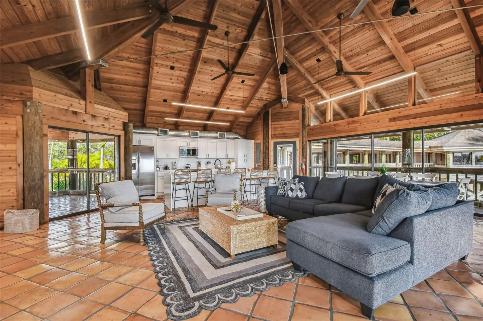 7147 LA LENAIRE DR