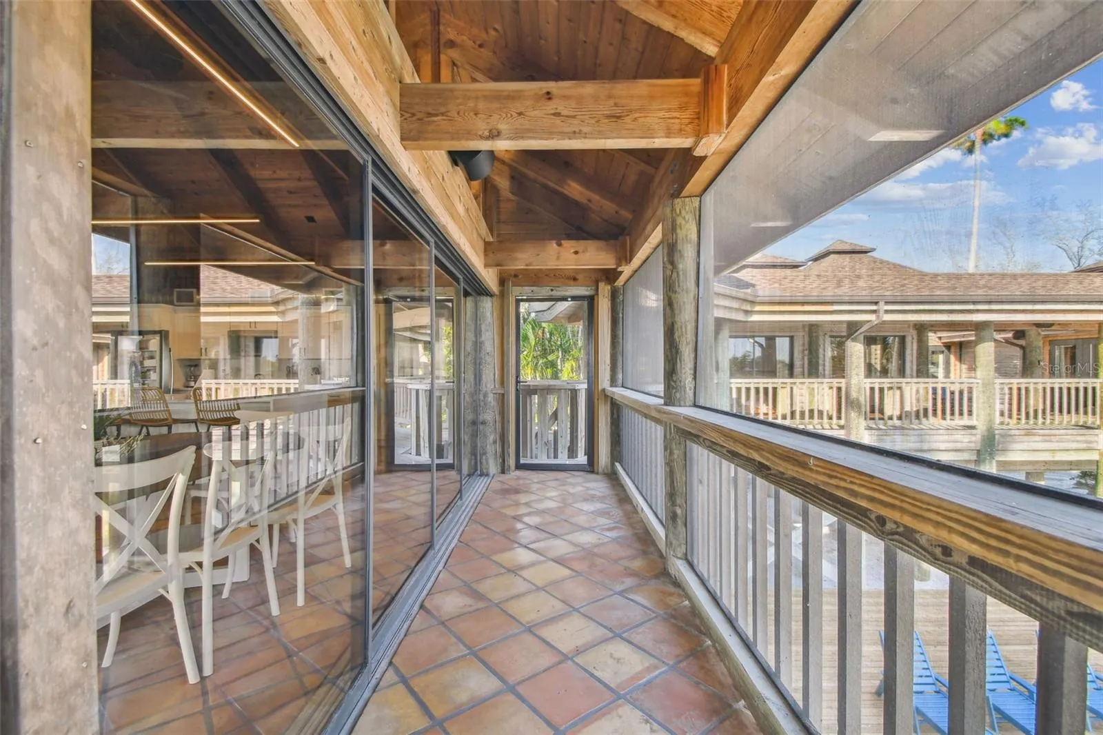 7147 LA LENAIRE DR