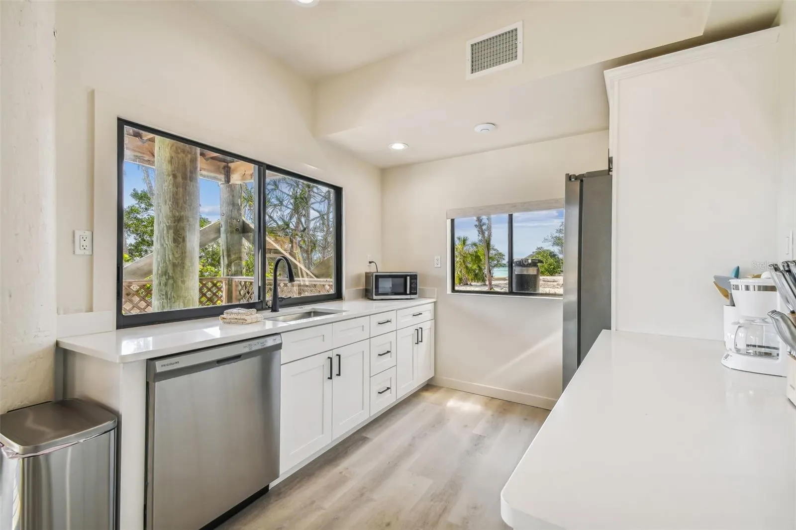 7147 LA LENAIRE DR