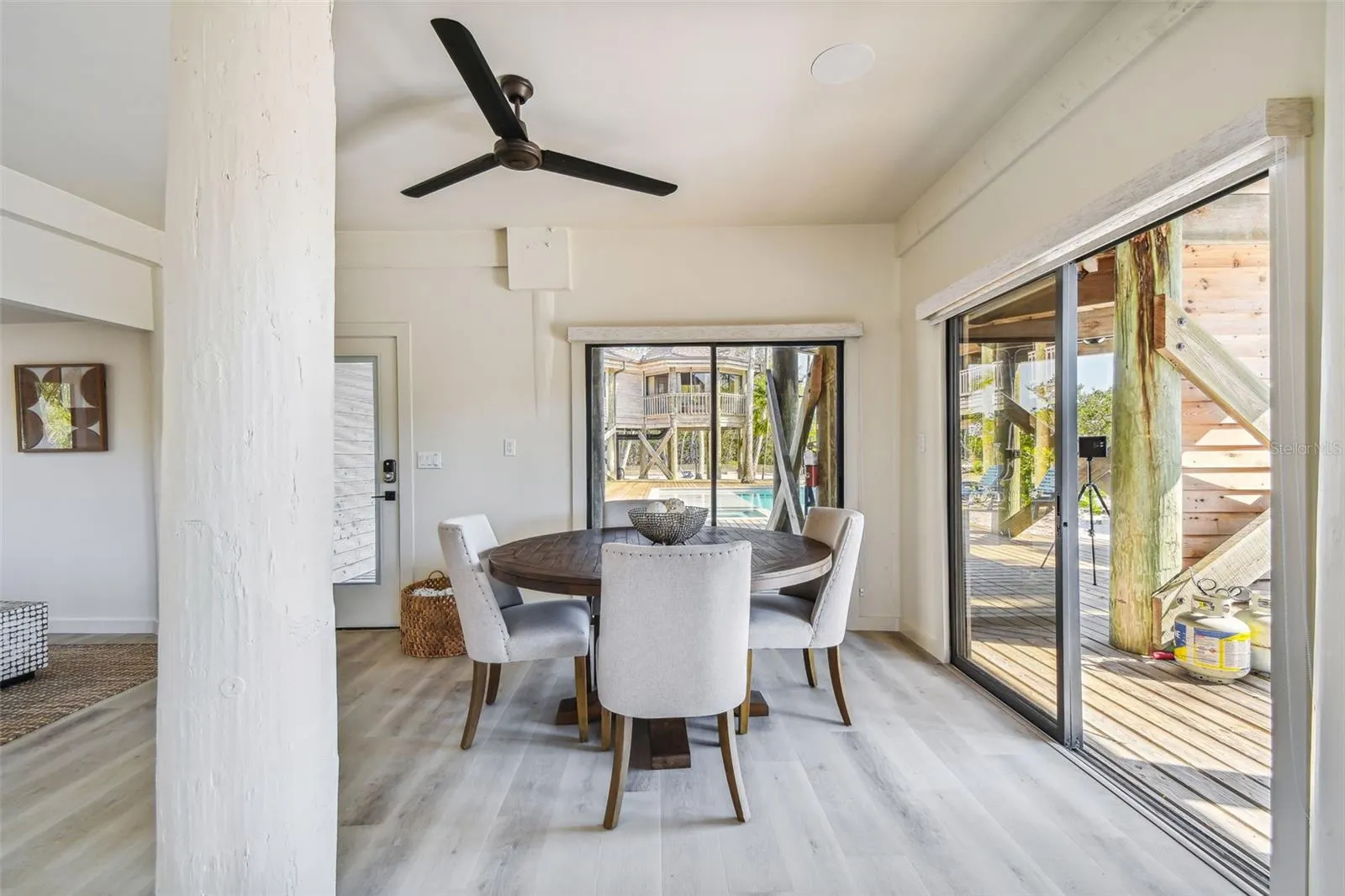 7147 LA LENAIRE DR