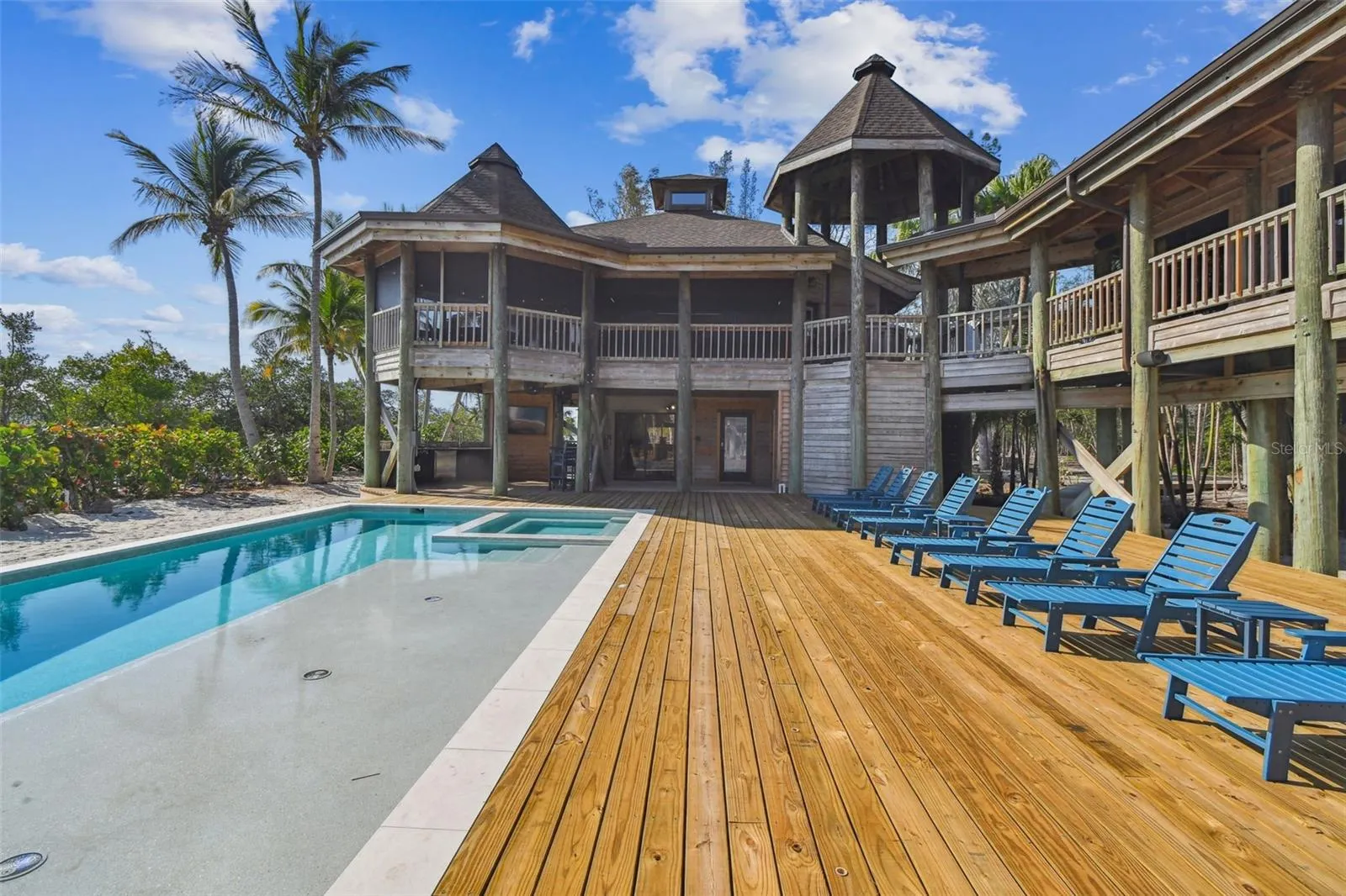 7147 LA LENAIRE DR