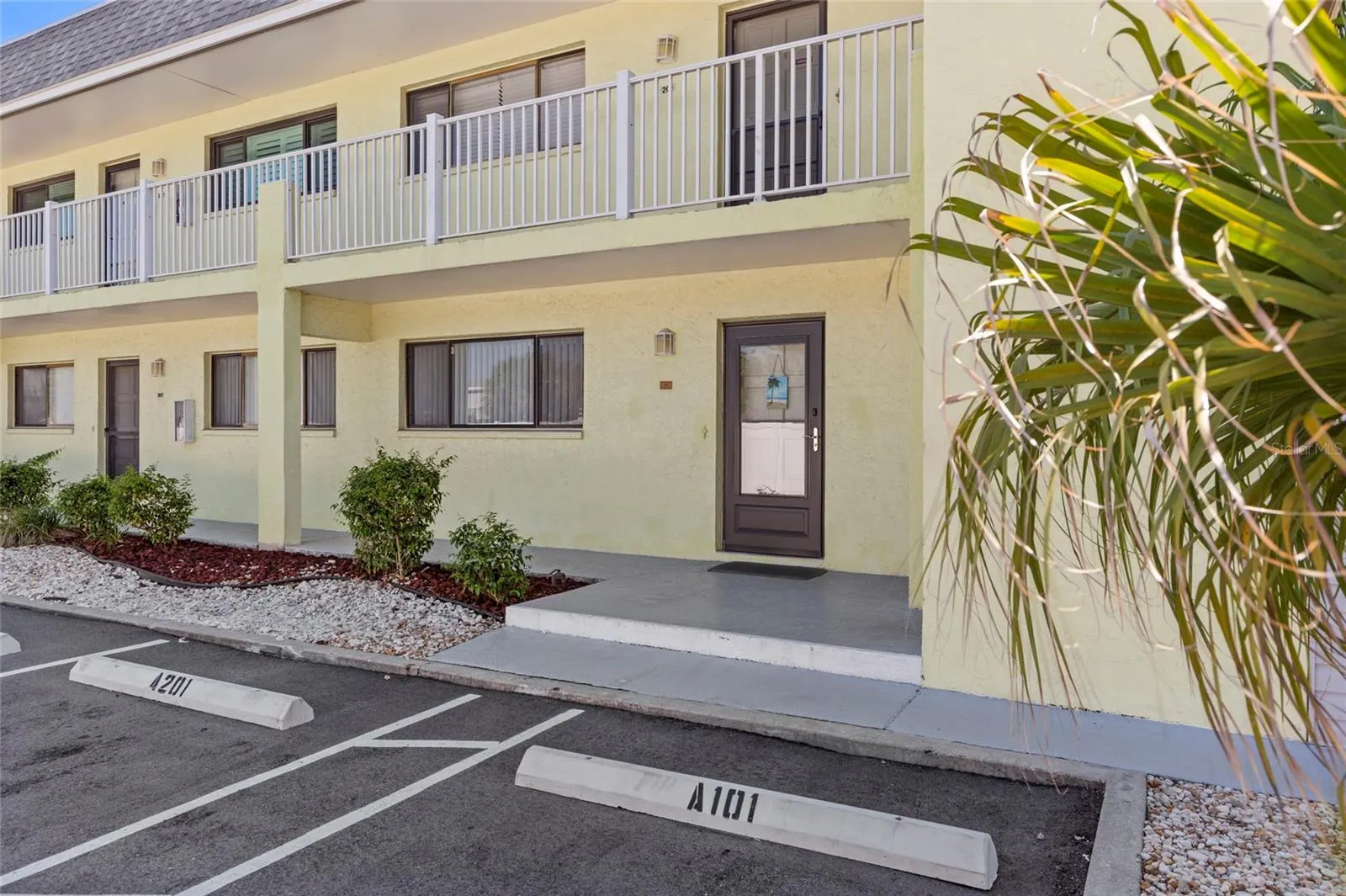 6703 MIDNIGHT PASS RD #101 #101