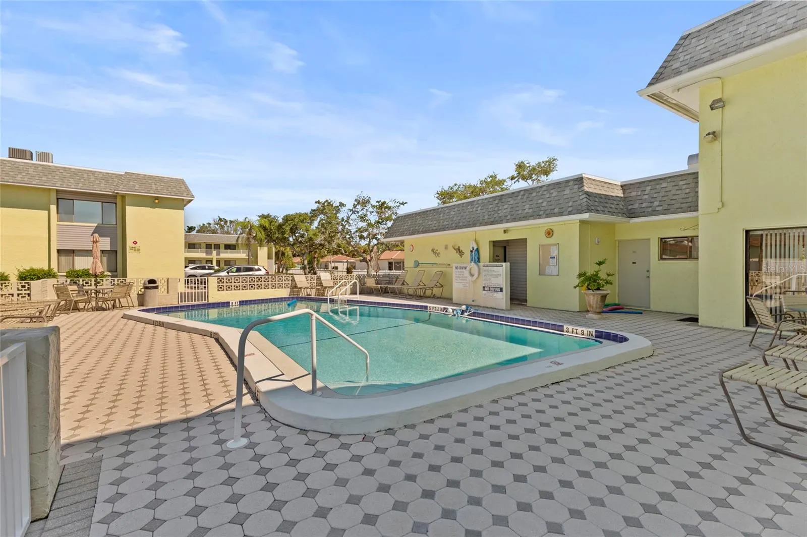 6703 MIDNIGHT PASS RD #101 #101