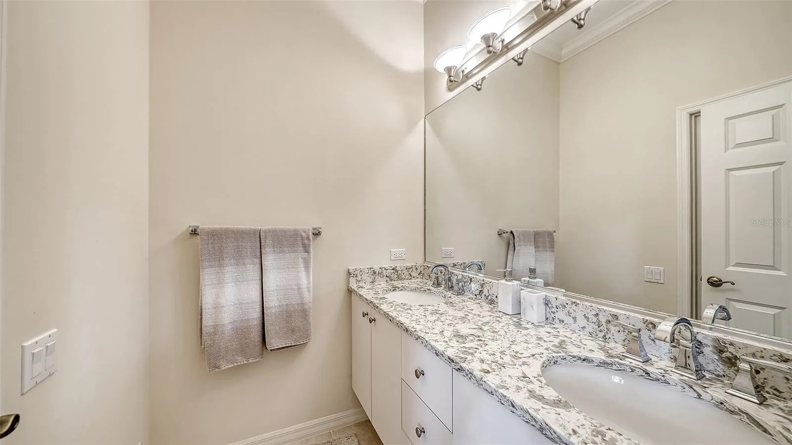 642 TRENTON WAY