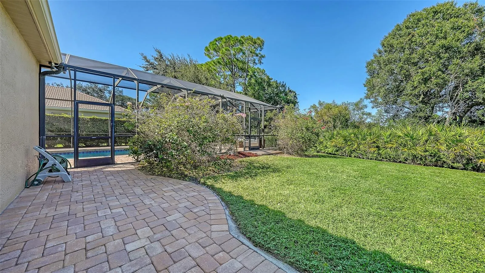 819 GOLDEN POND CT