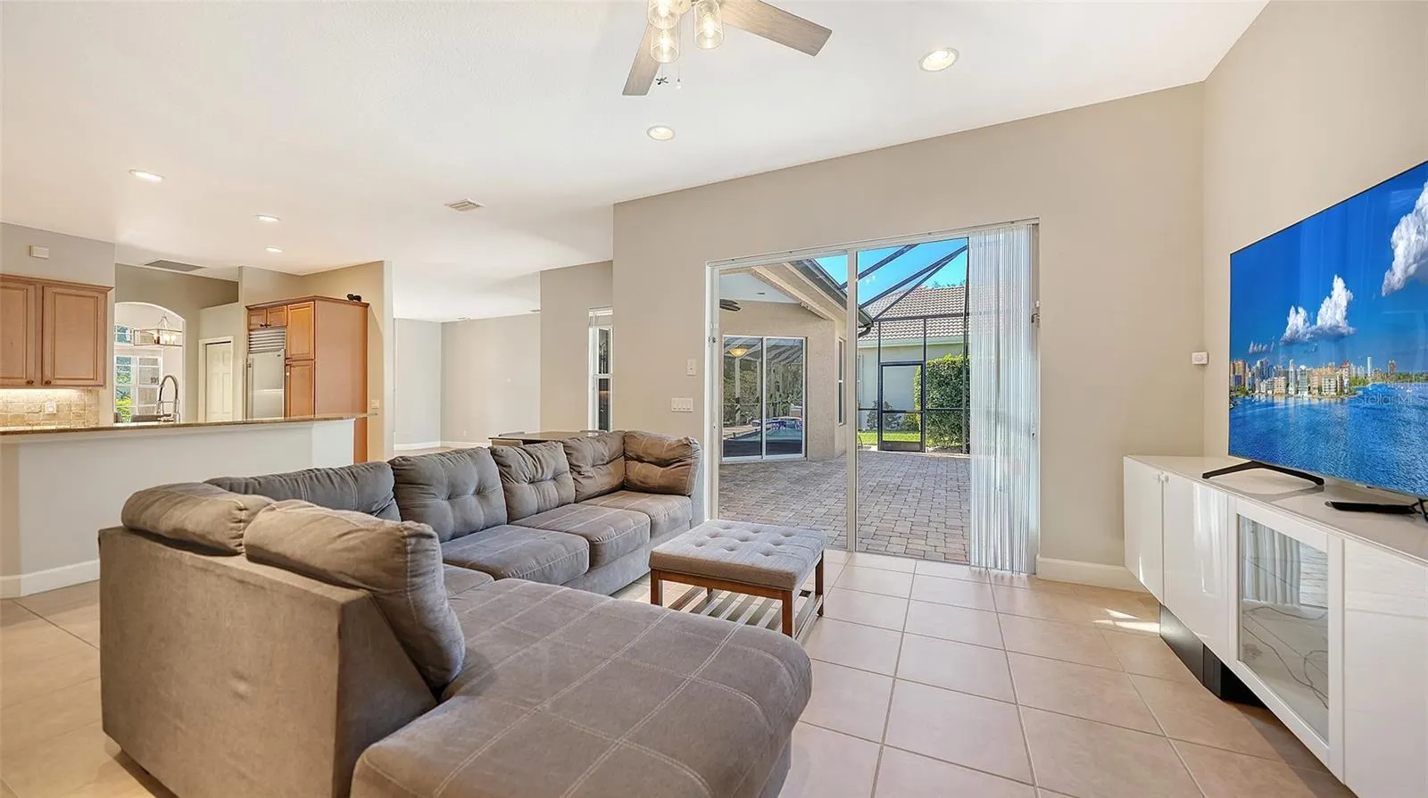 819 GOLDEN POND CT