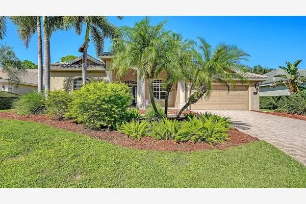 819 GOLDEN POND CT