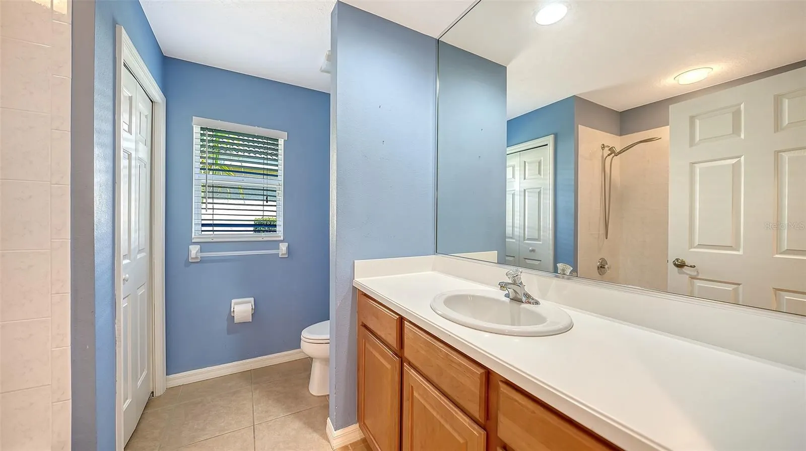 819 GOLDEN POND CT