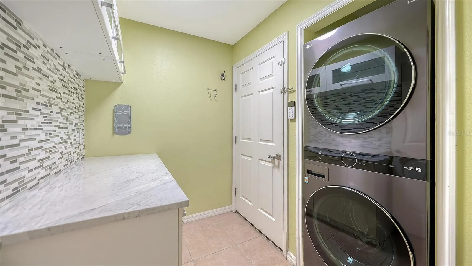 819 GOLDEN POND CT