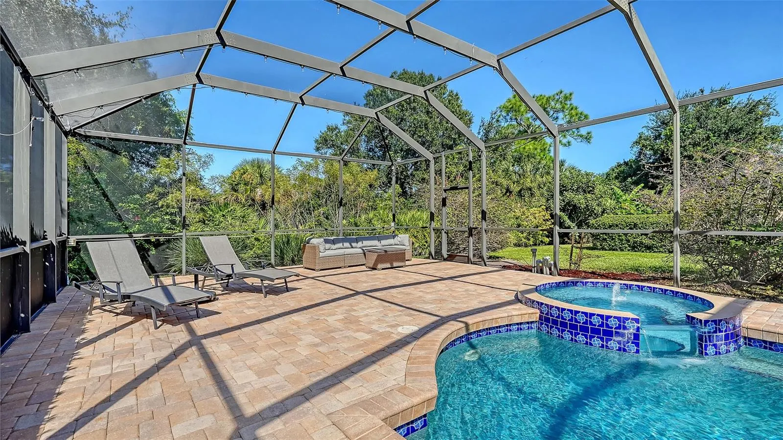 819 GOLDEN POND CT