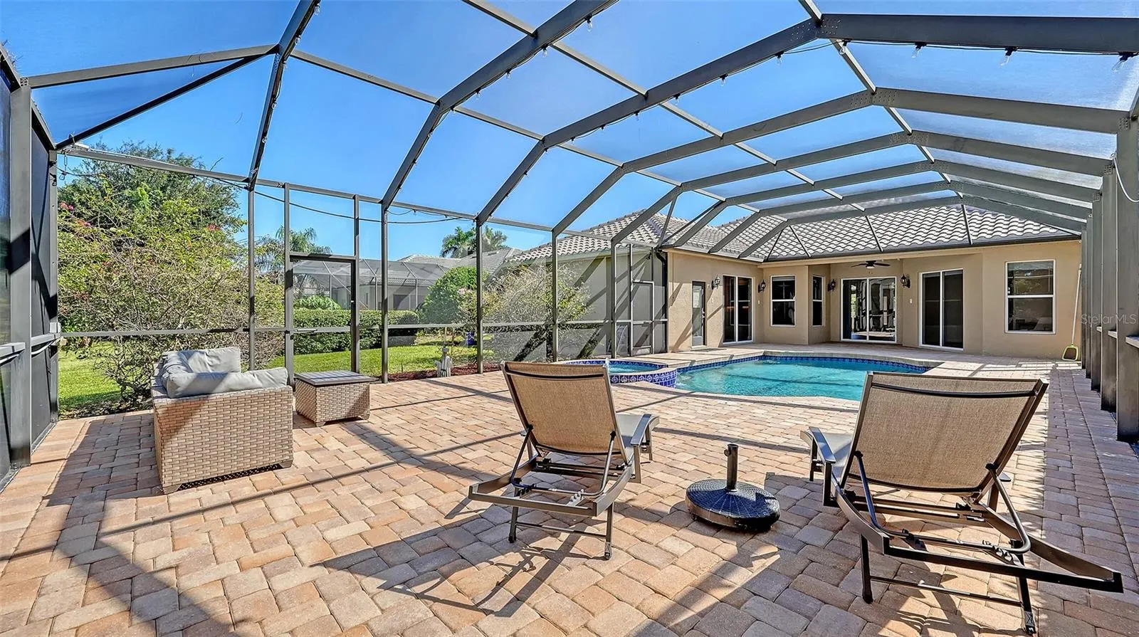 819 GOLDEN POND CT