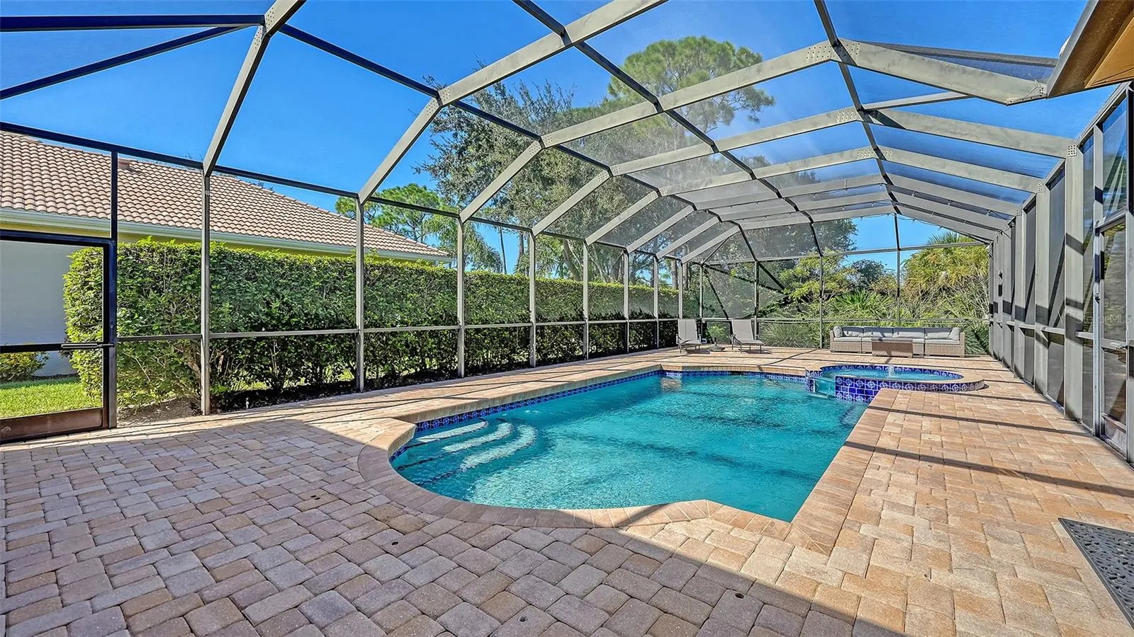 819 GOLDEN POND CT