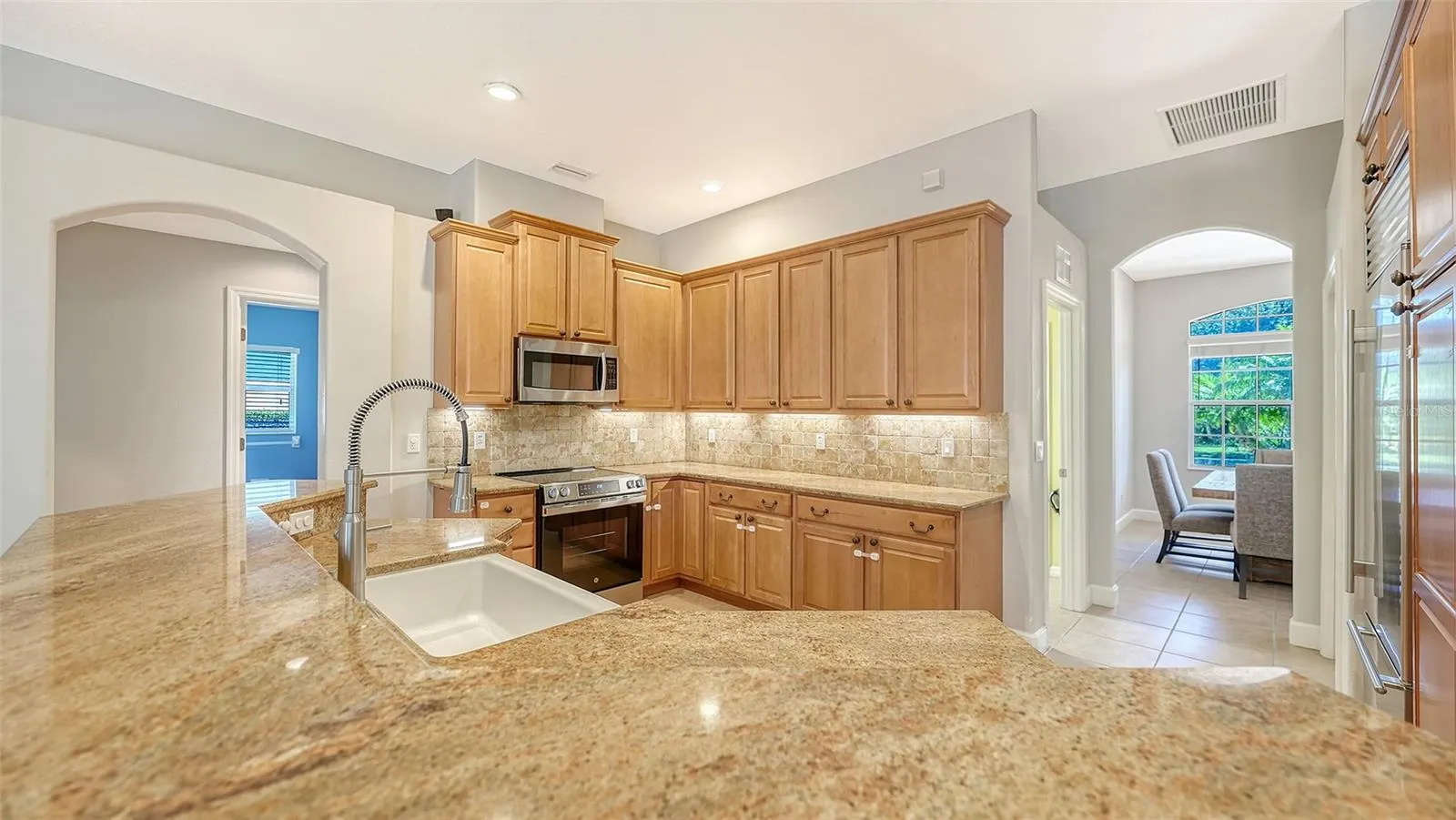 819 GOLDEN POND CT