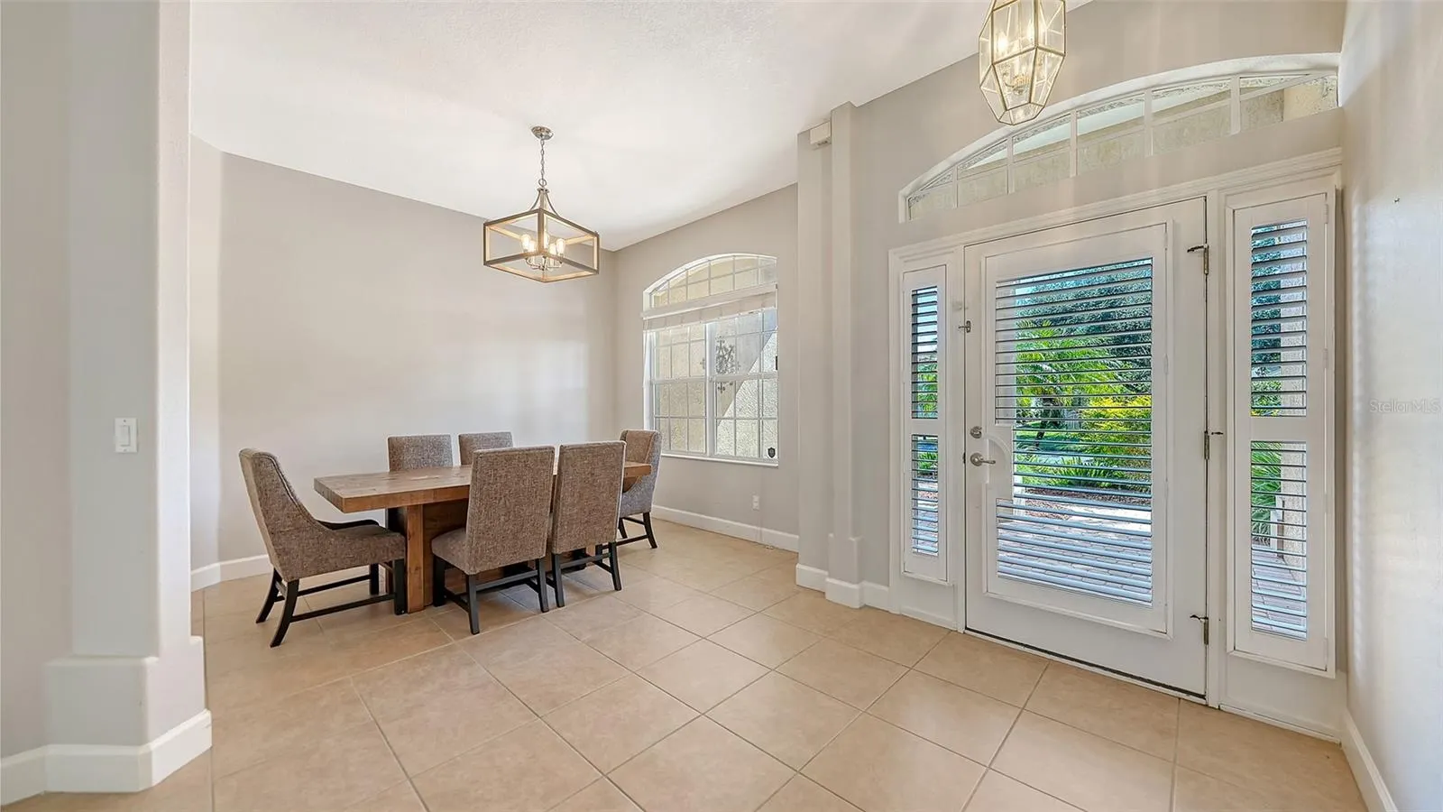 819 GOLDEN POND CT