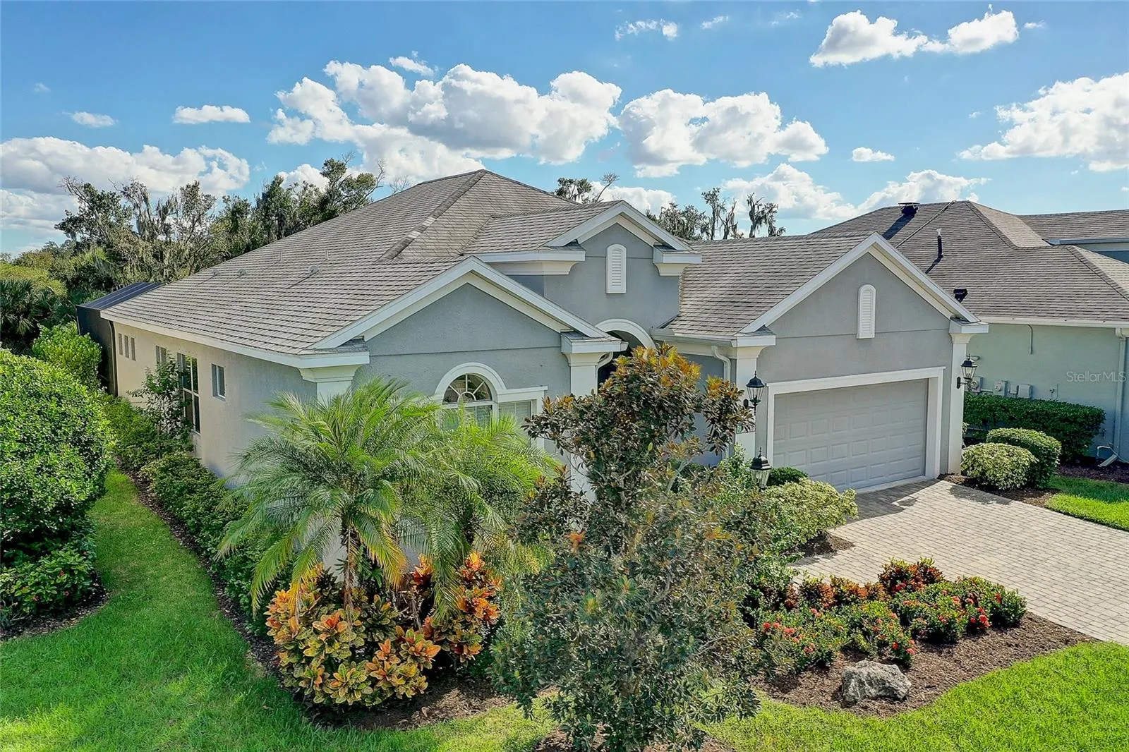 3718 WOODCLIFF LAKE TER