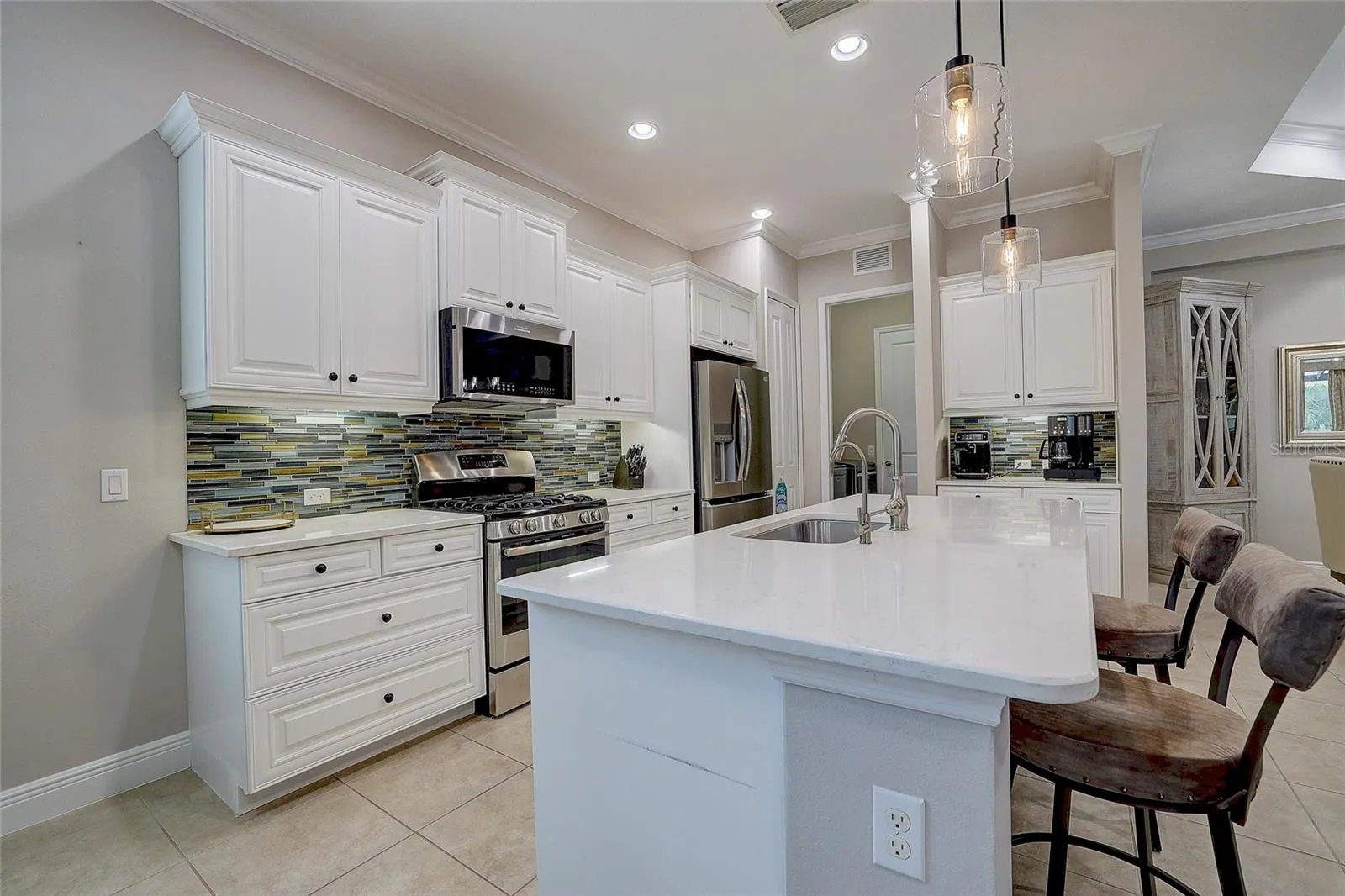 3718 WOODCLIFF LAKE TER