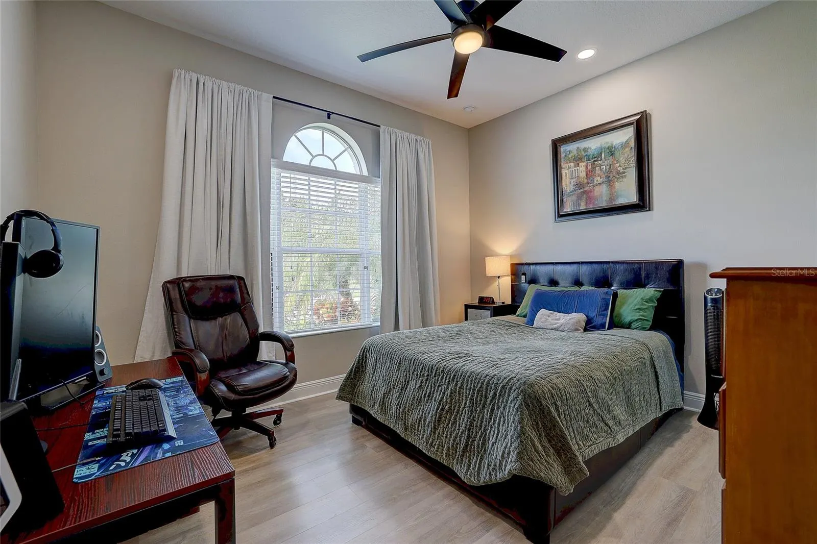 3718 WOODCLIFF LAKE TER