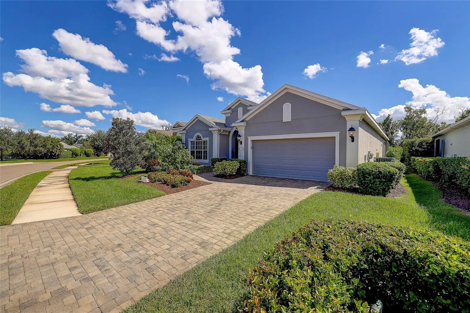 3718 WOODCLIFF LAKE TER
