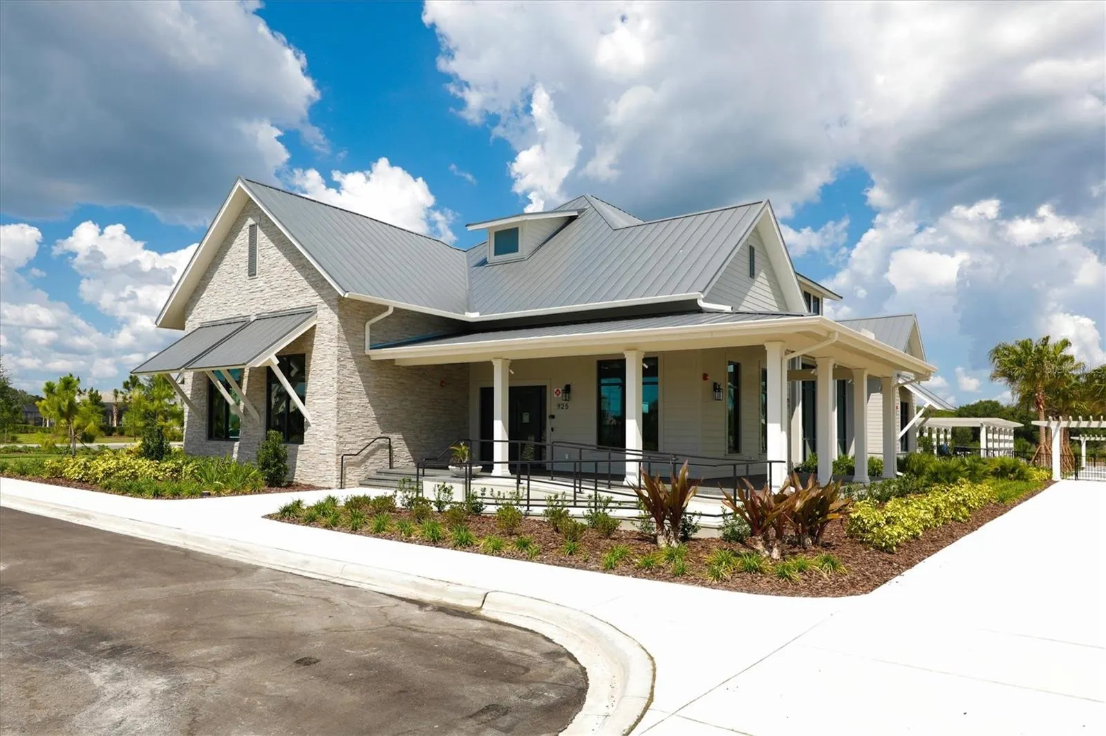 1104 WATERLINE CT