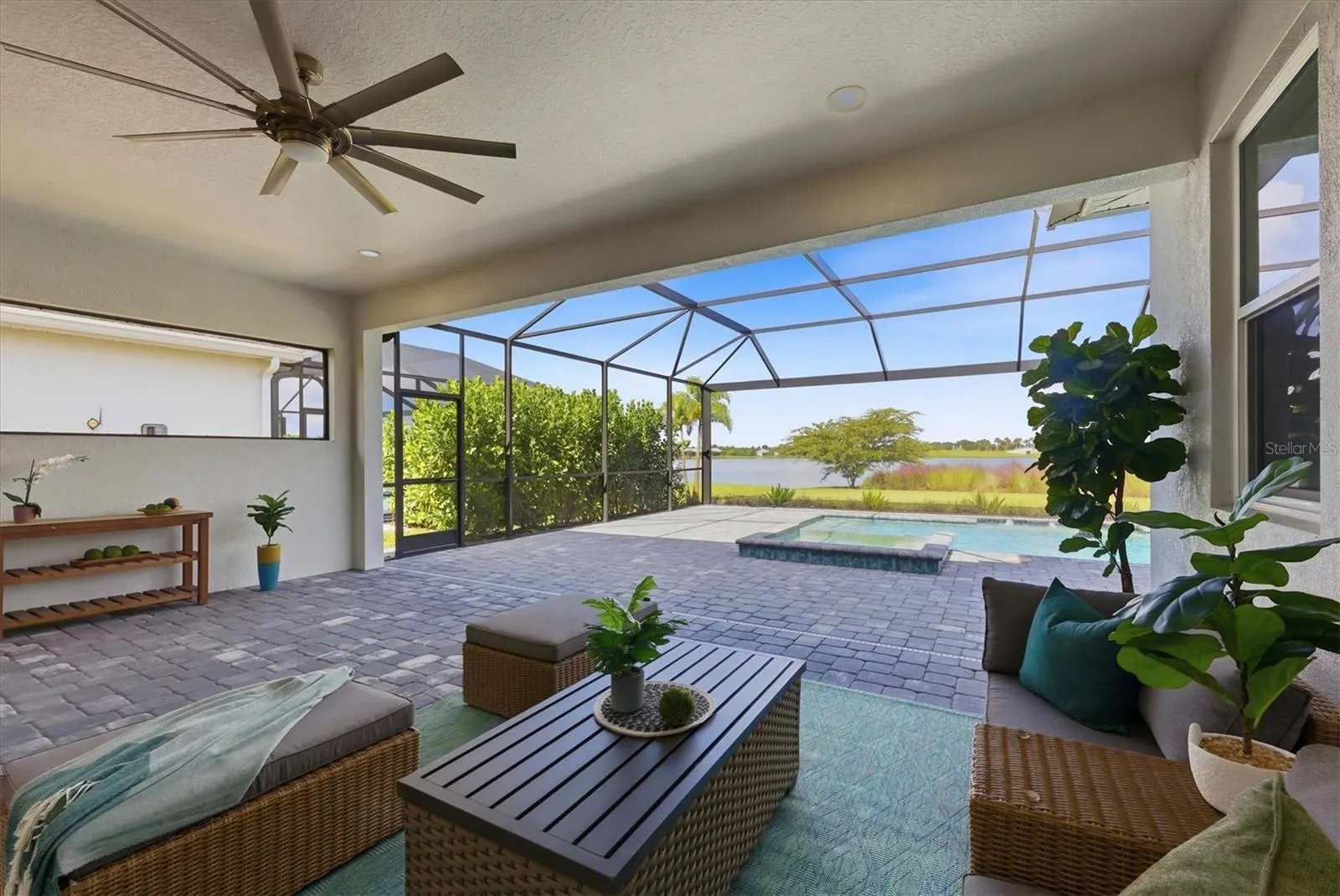 1104 WATERLINE CT