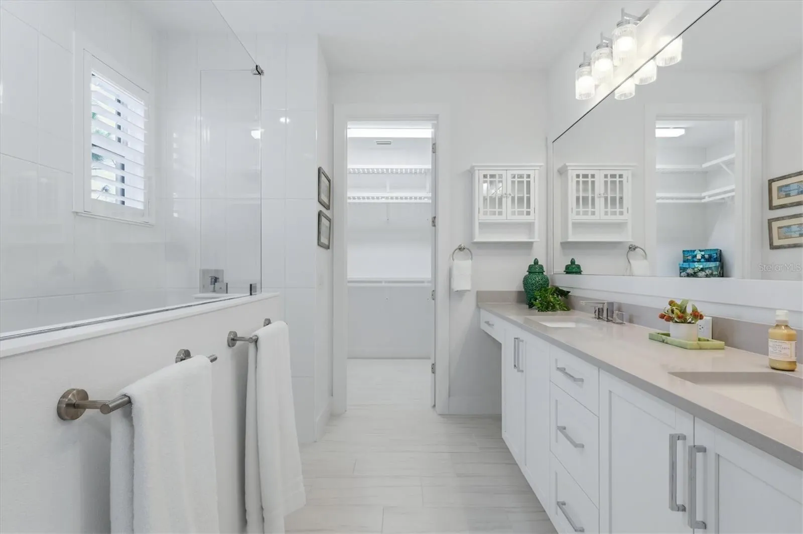 1104 WATERLINE CT