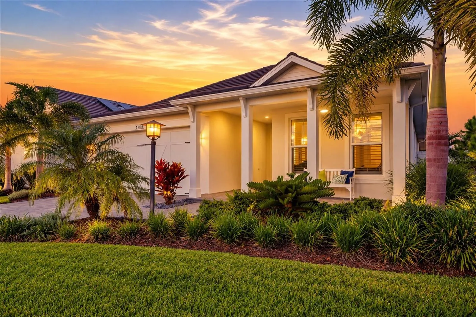 1104 WATERLINE CT