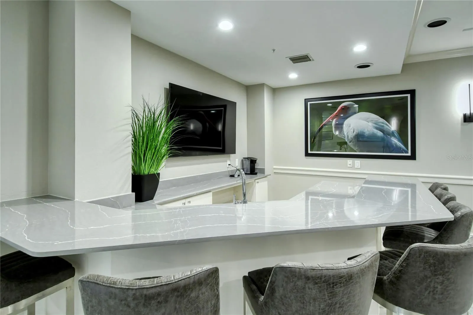 415 L AMBIANCE DR #PH-F #PH-F