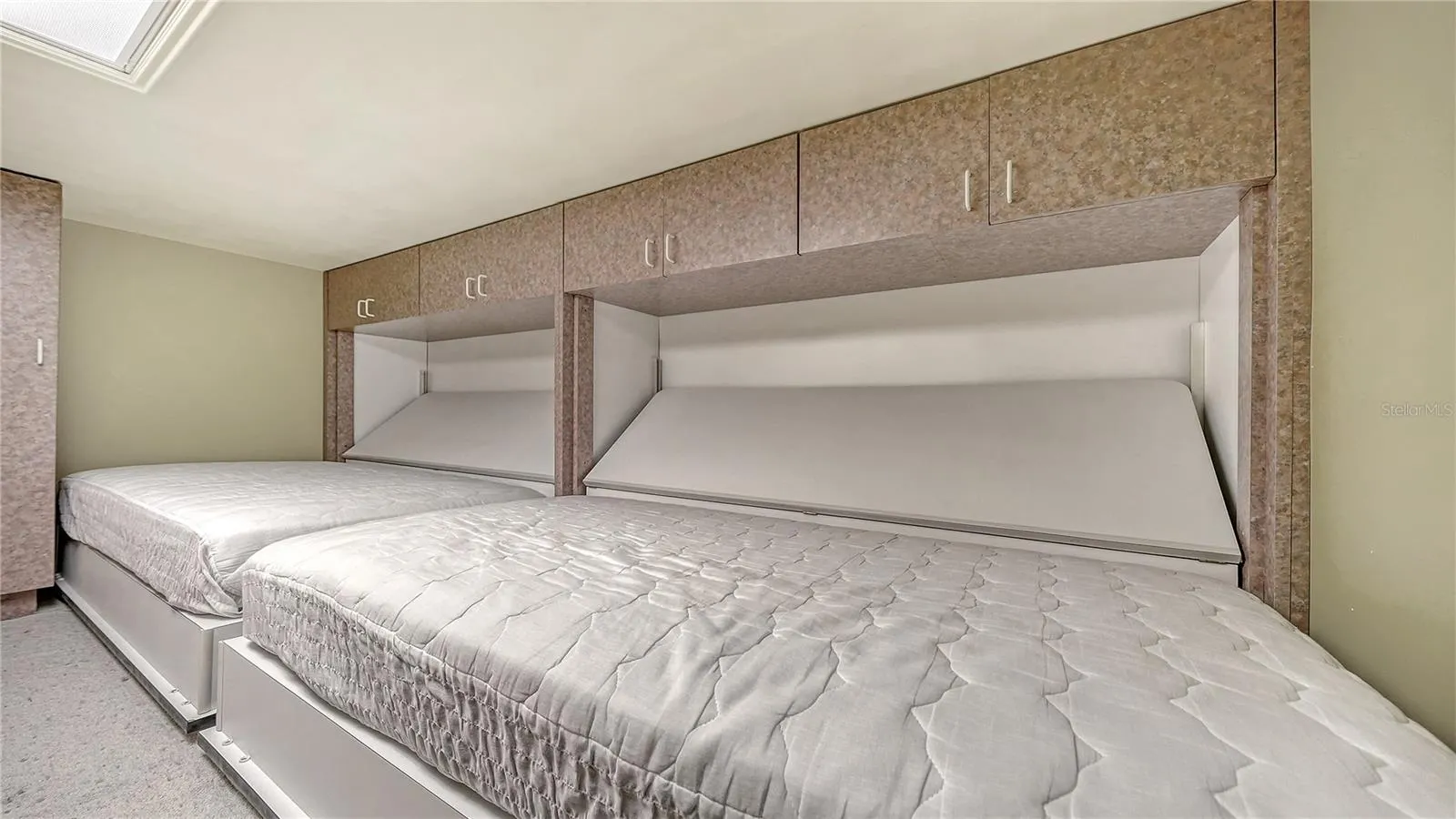 415 L AMBIANCE DR #PH-F #PH-F