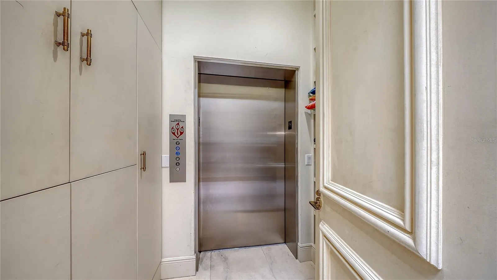 415 L AMBIANCE DR #PH-F #PH-F