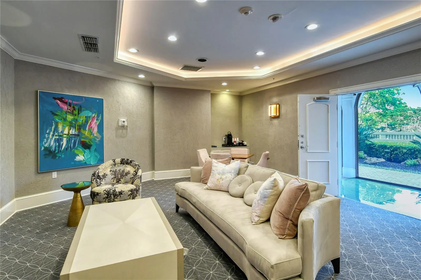 415 L AMBIANCE DR #PH-F #PH-F
