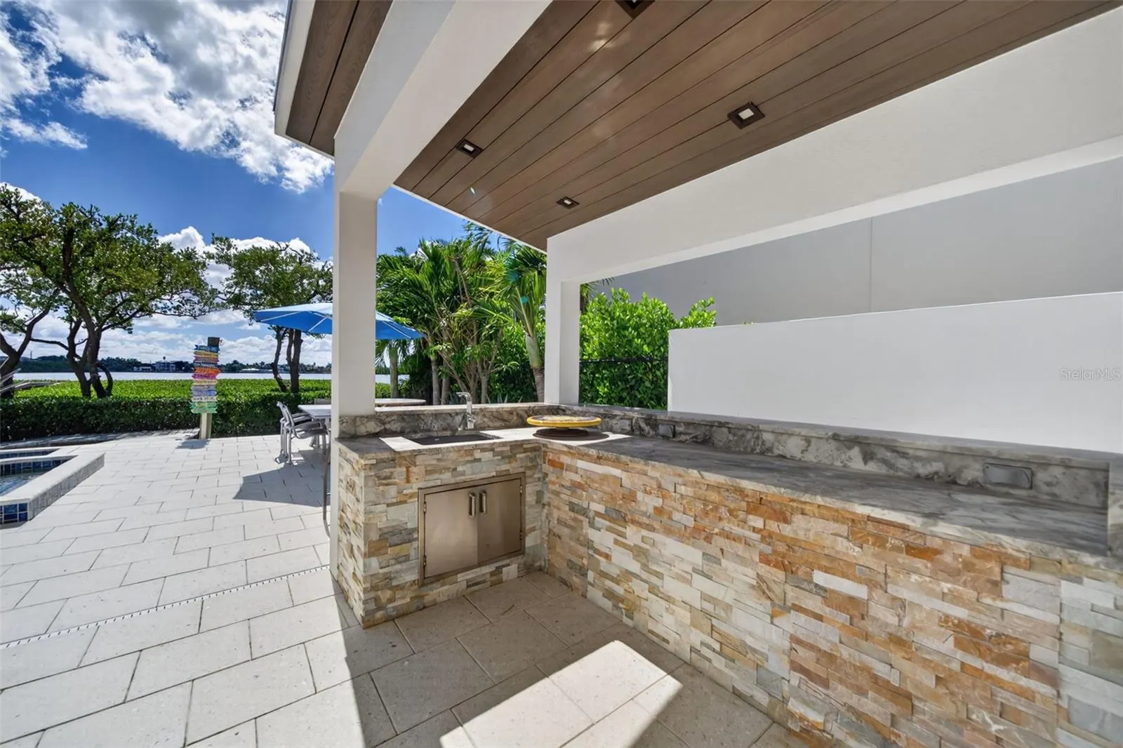 222 MORNINGSIDE DR