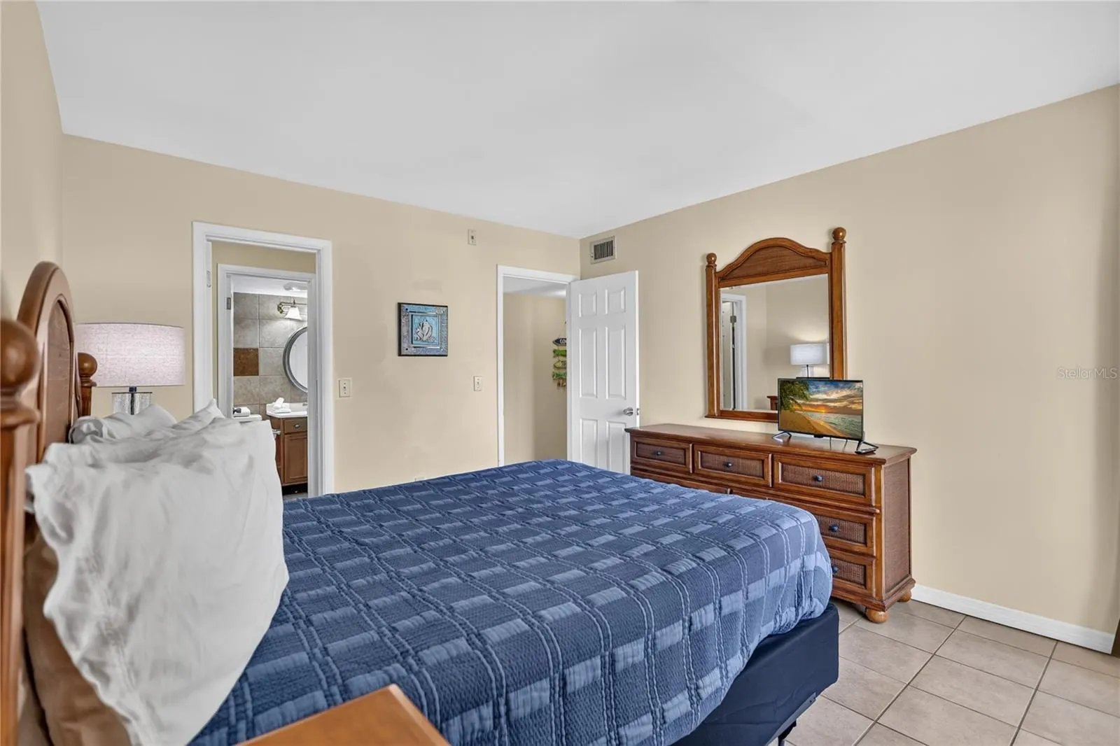 6157 MIDNIGHT PASS RD #E53 #E53