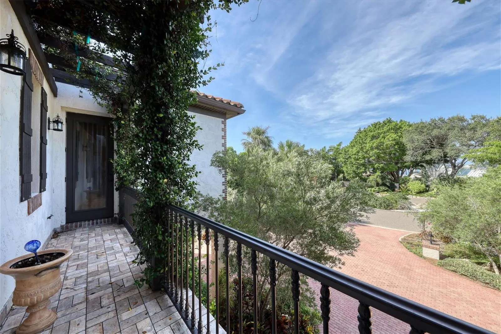 315 S SHORE DR
