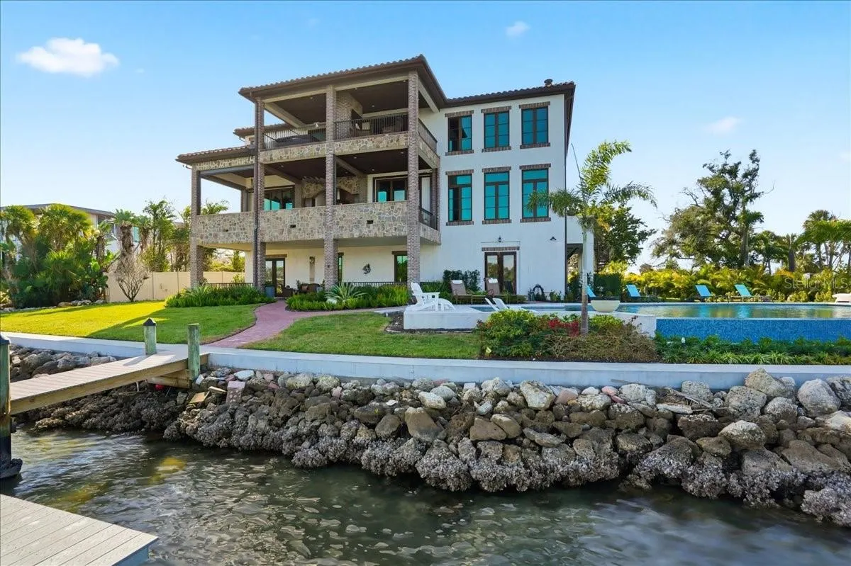 315 S SHORE DR
