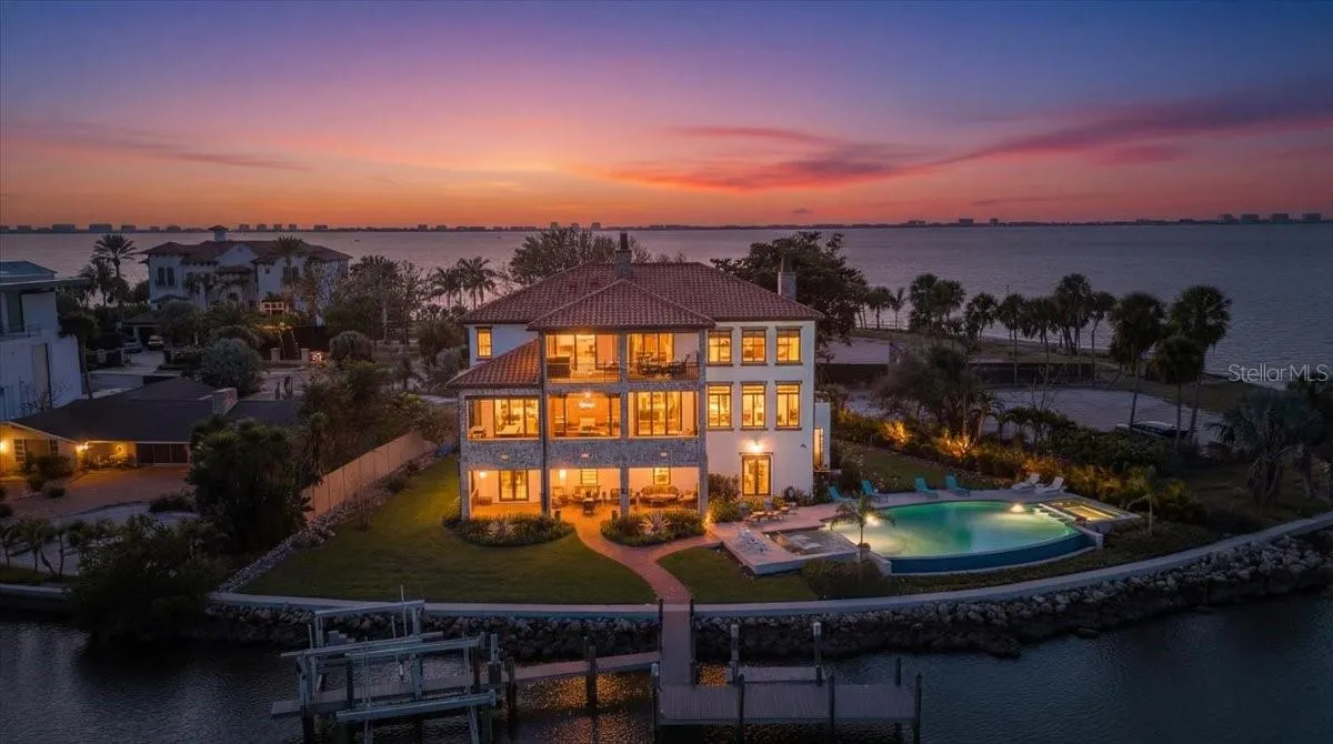 315 S SHORE DR