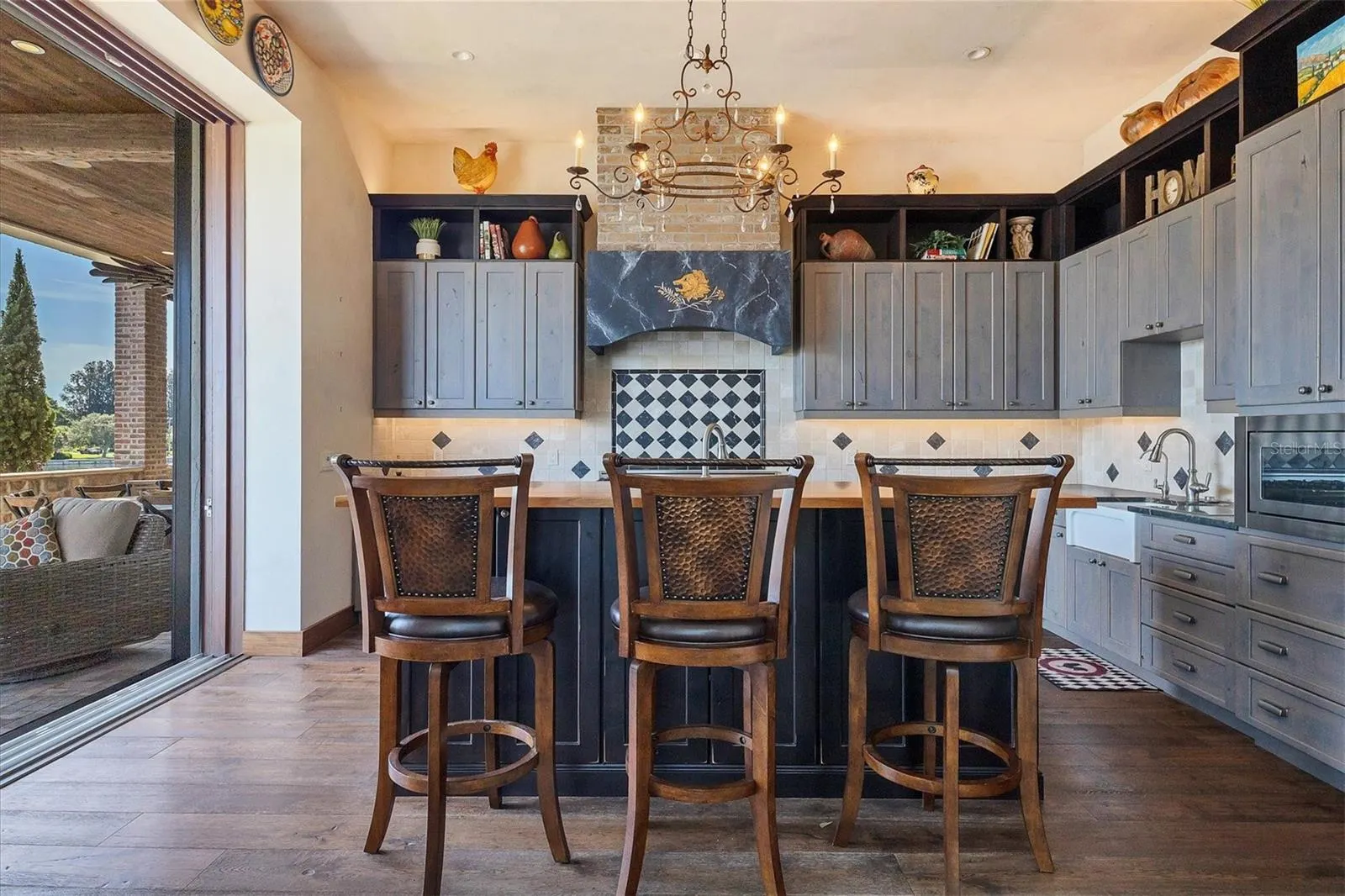 315 S SHORE DR