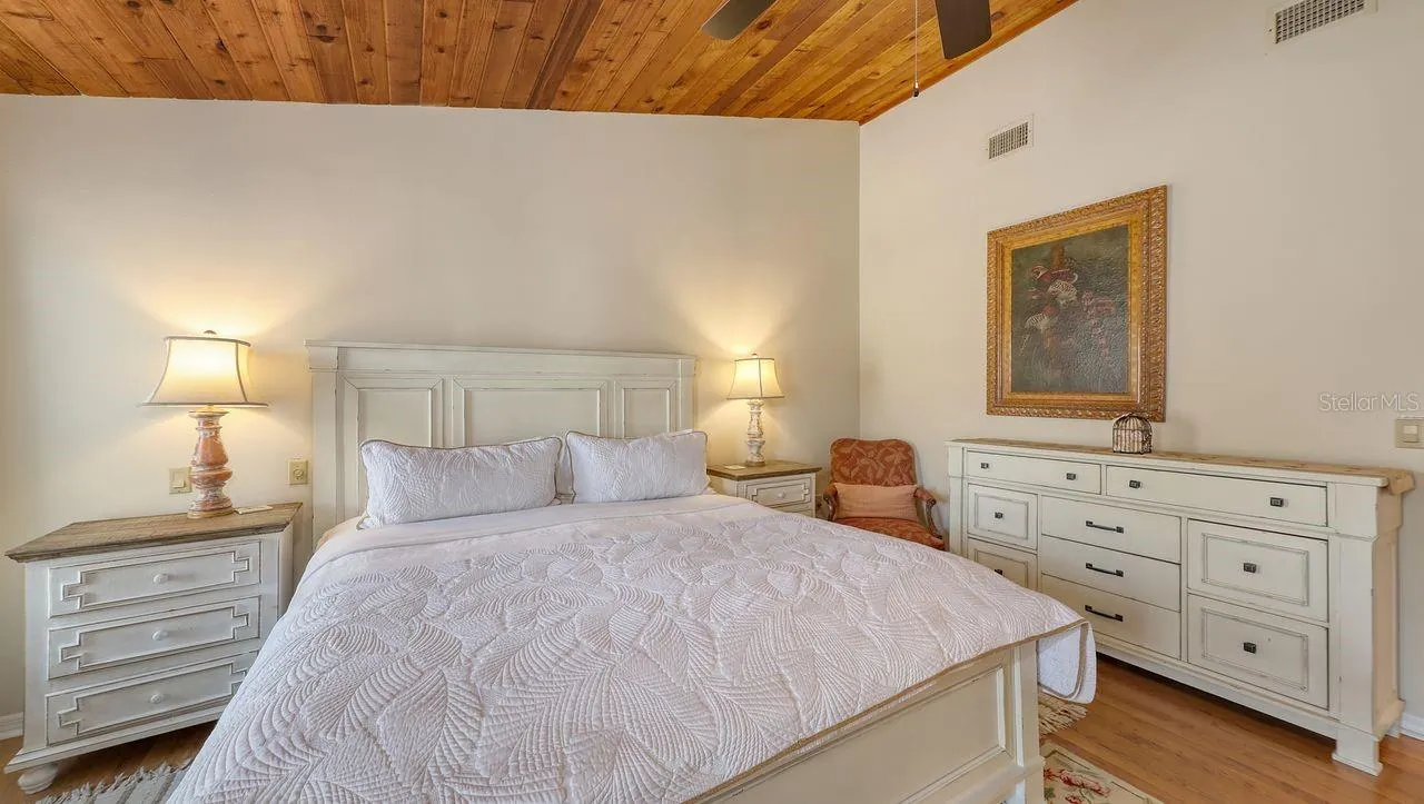 126 AVENIDA VENECCIA