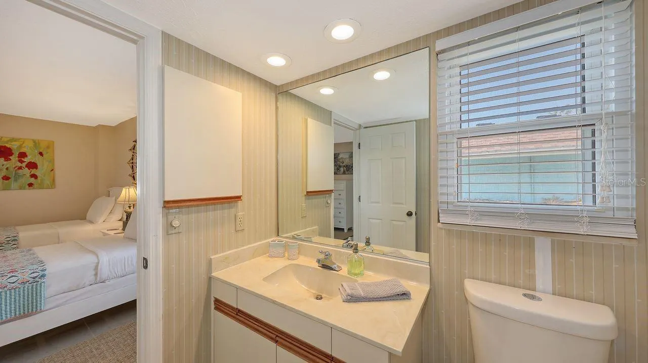 126 AVENIDA VENECCIA
