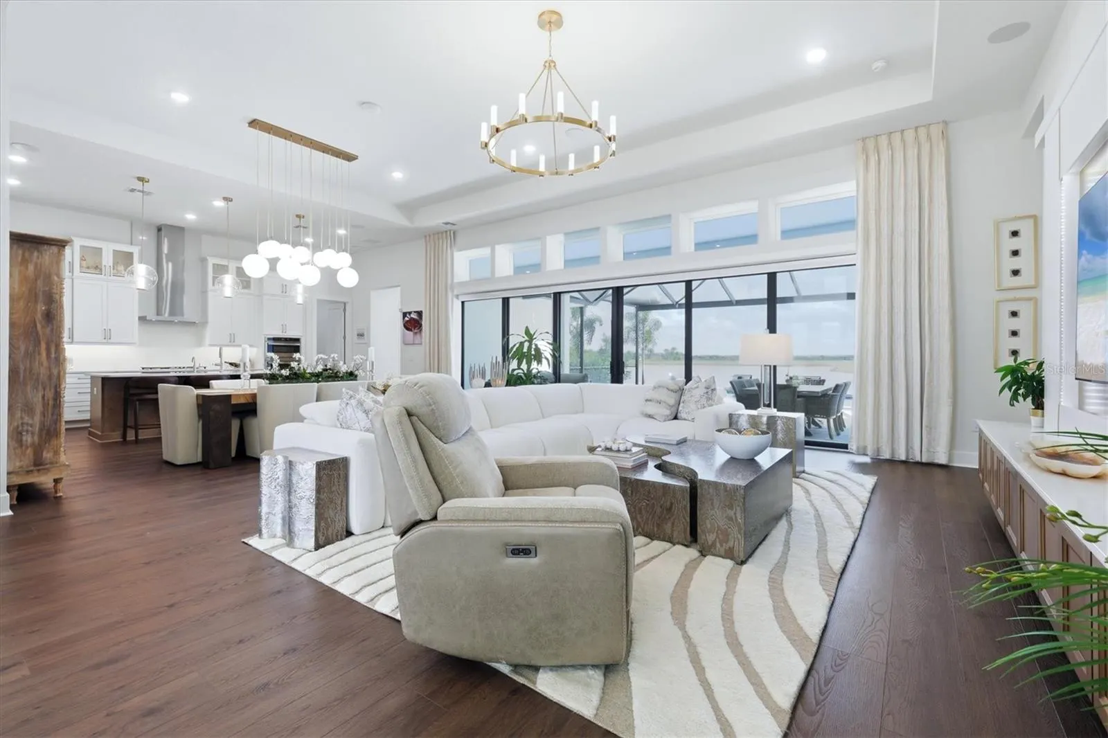 18504 FOXTAIL LOOP