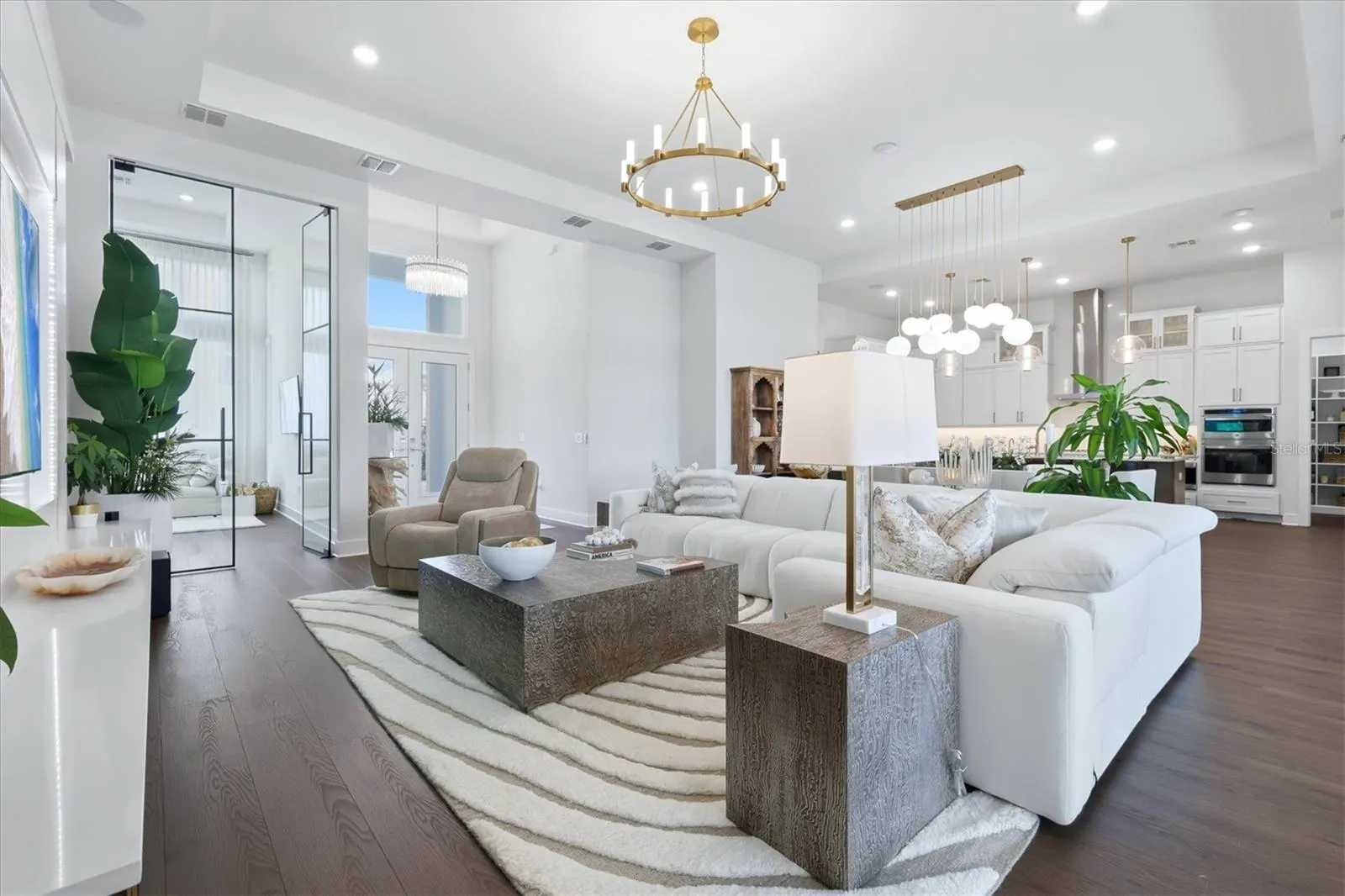 18504 FOXTAIL LOOP