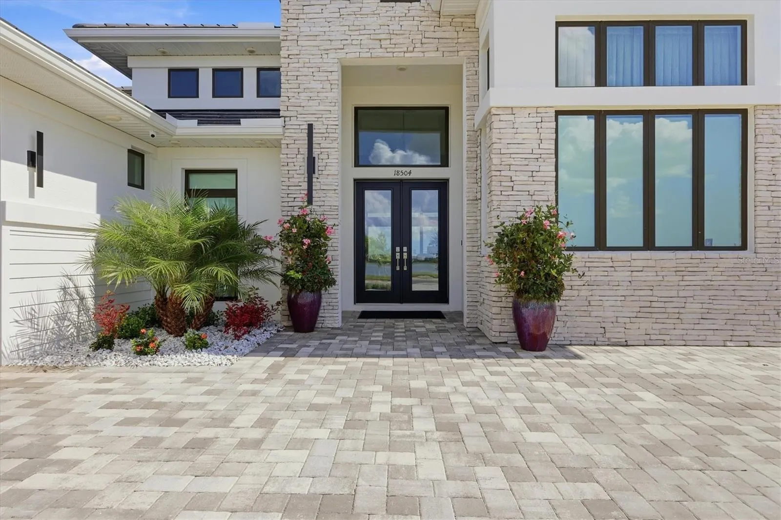 18504 FOXTAIL LOOP