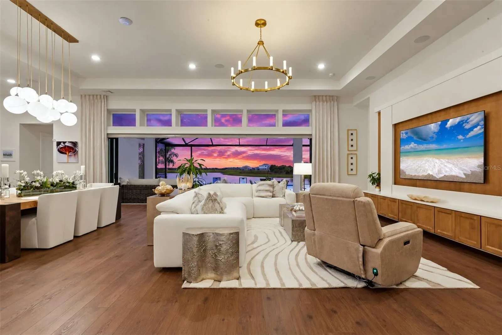 18504 FOXTAIL LOOP