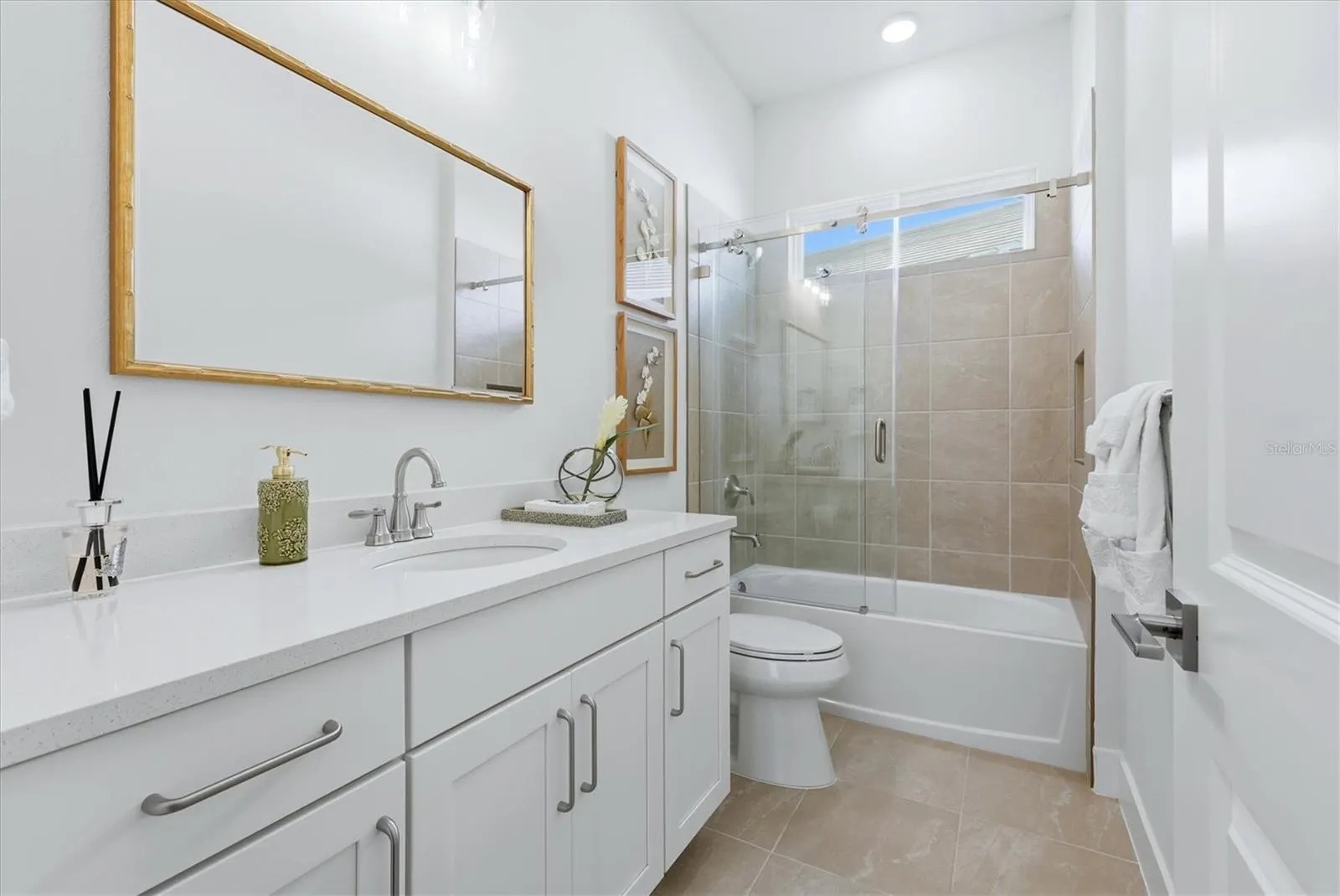 18504 FOXTAIL LOOP