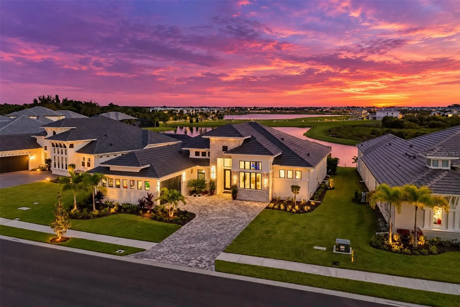 18504 FOXTAIL LOOP