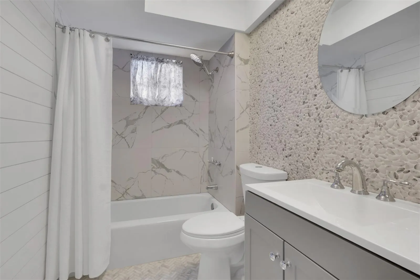 180 CYPRESS WAY E #C218 #C218