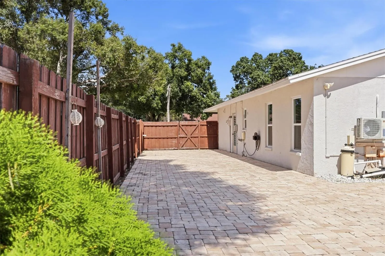828 PONDEROSA PINE LN