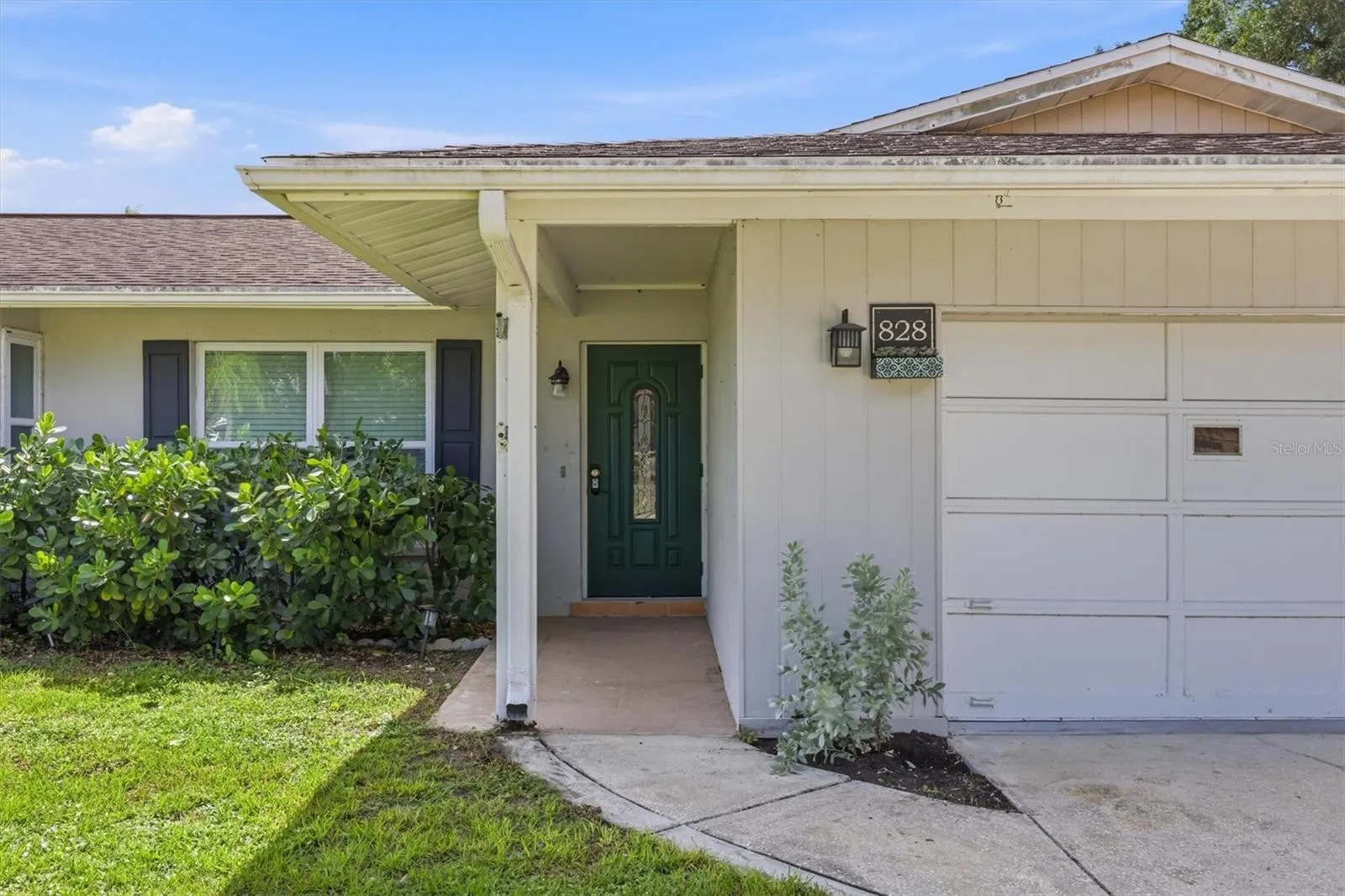 828 PONDEROSA PINE LN
