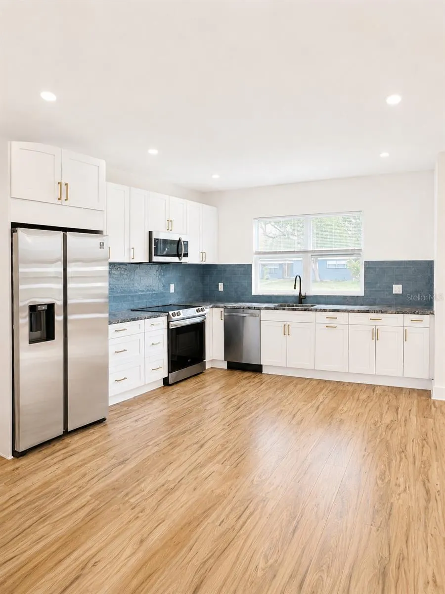 108 MISSION HILLS AVE