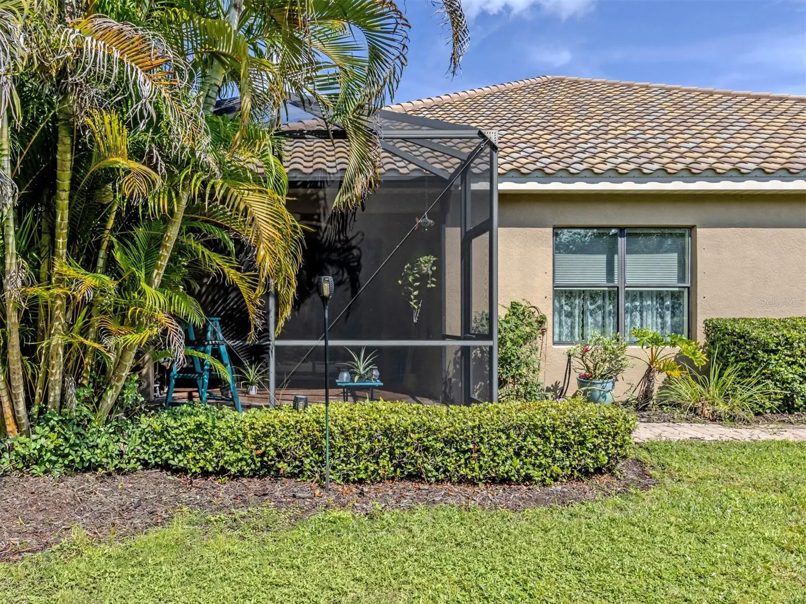 1175 COLLIER PL