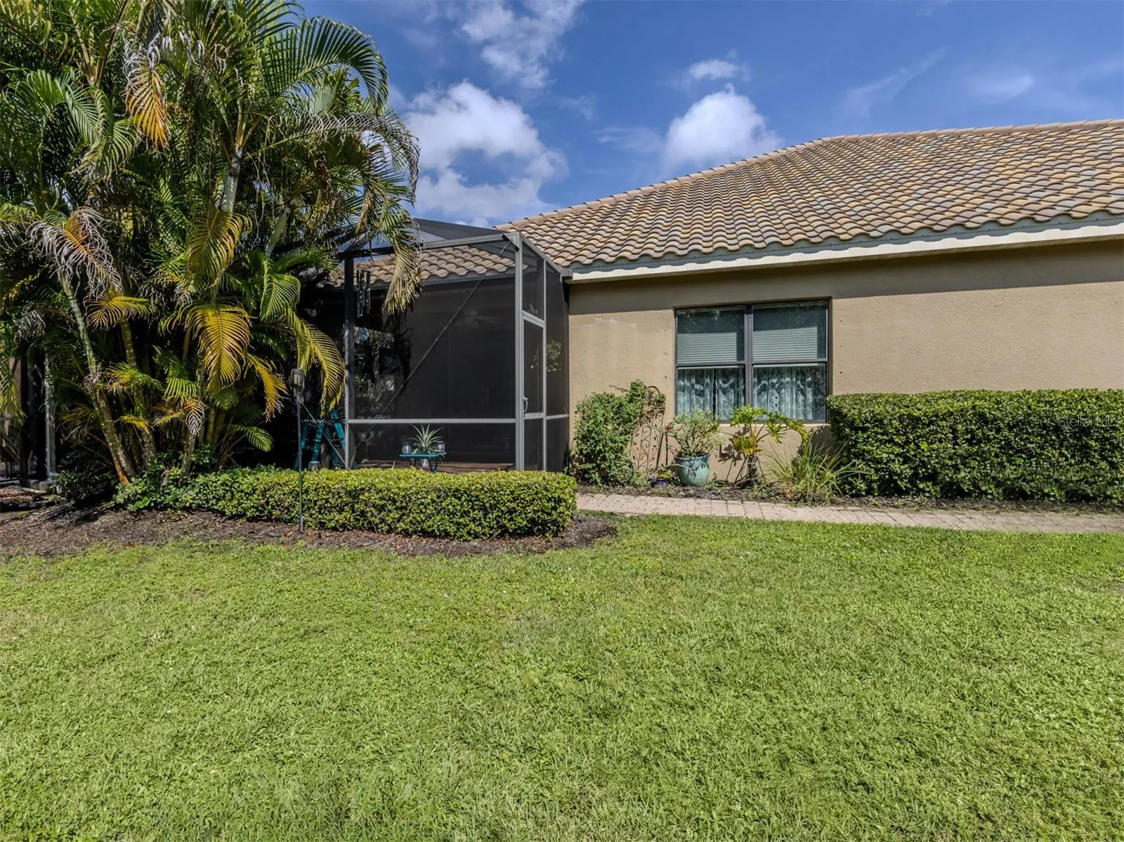 1175 COLLIER PL